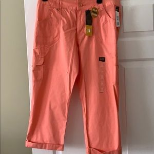 NWT Lee relaxed fit Capri pants